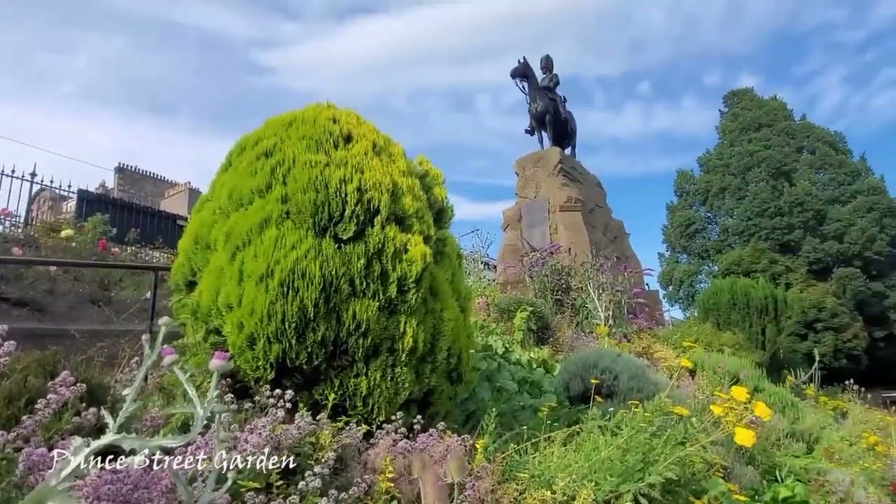Edinburgh + Wallace Monument