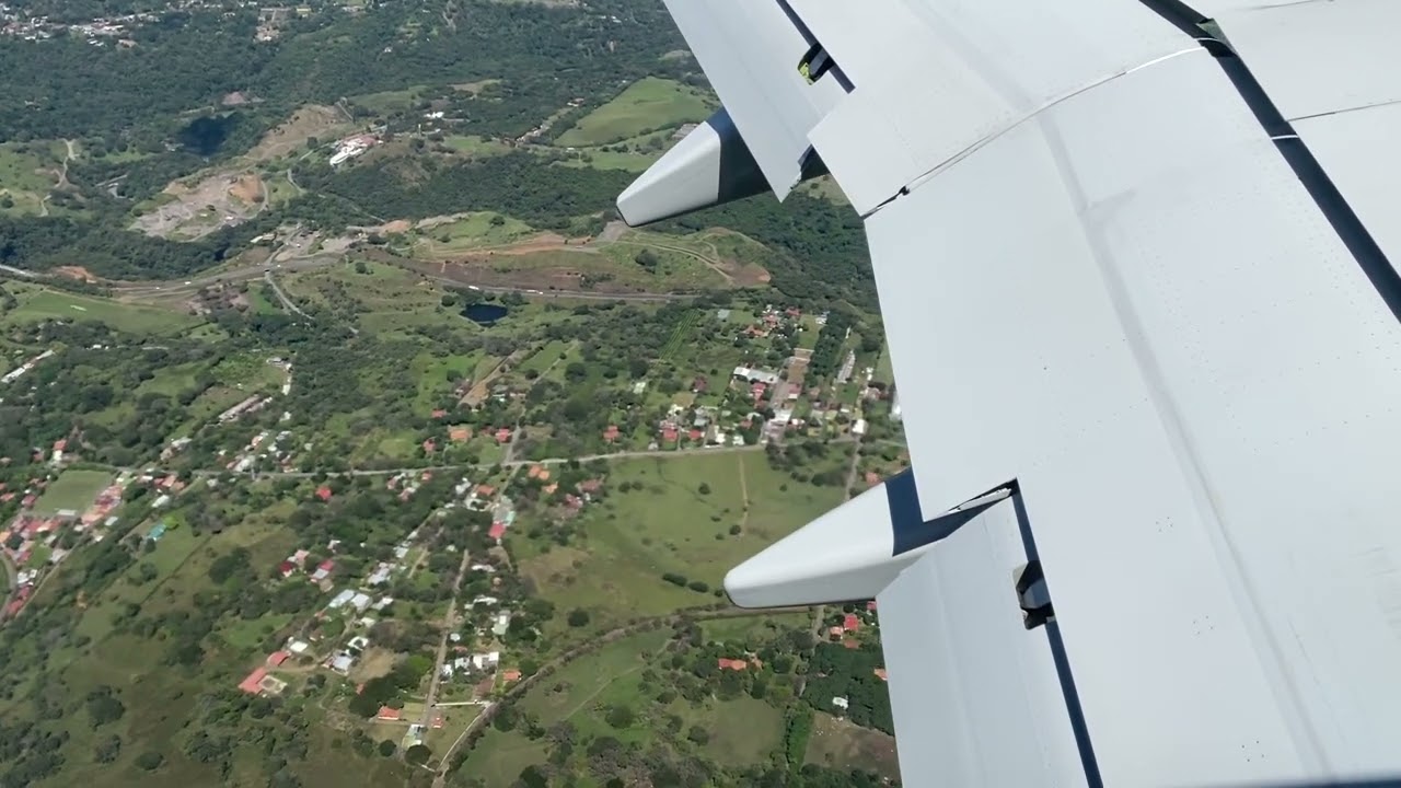 Aterrizaje en Juan Santamaría - Costa Rica. 🛩  Landing in Costa Rica. #landing  #aterrizaje