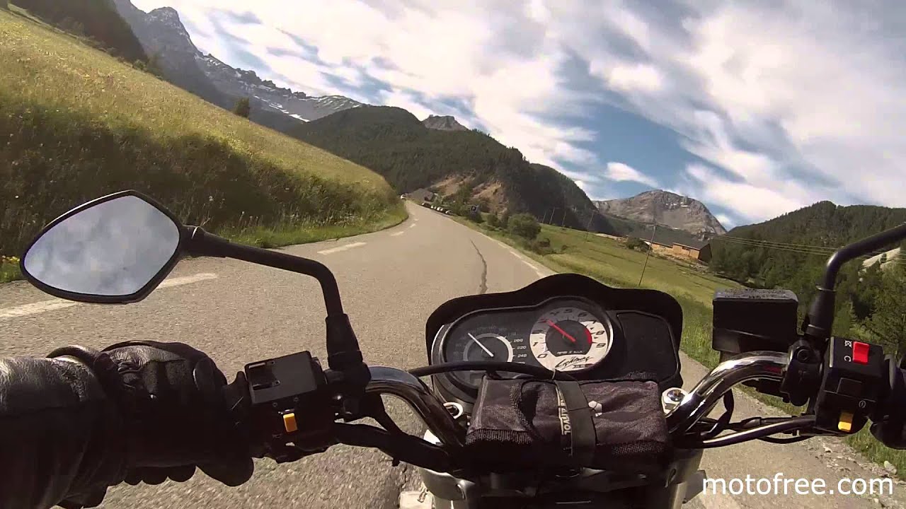 Montée du col d'Izoard en moto