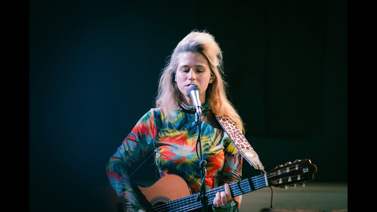 Selah Sue - Valerie (Amy Winehouse cover) live@vrtradio1be