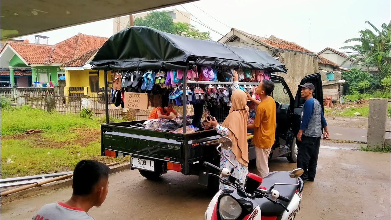 IDE BISNIS JUALAN SANDAL KELILING  HASIL NYA SANGAT BESAR!!!