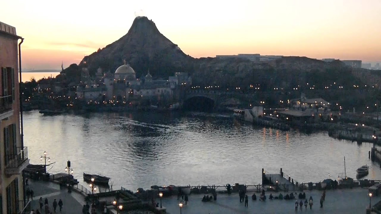 2016年1月東京ディズニーリゾート ホテルミラコスタ ５３２３号室から夕日に染まるハーバービューとプロメテウス火山Tokyo disney resort sea DMC-FX700 10倍速再生