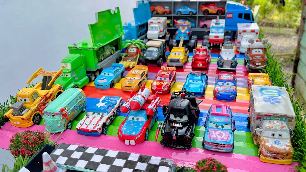 Clean up muddy minicars & disney car convoys! Play in the garden