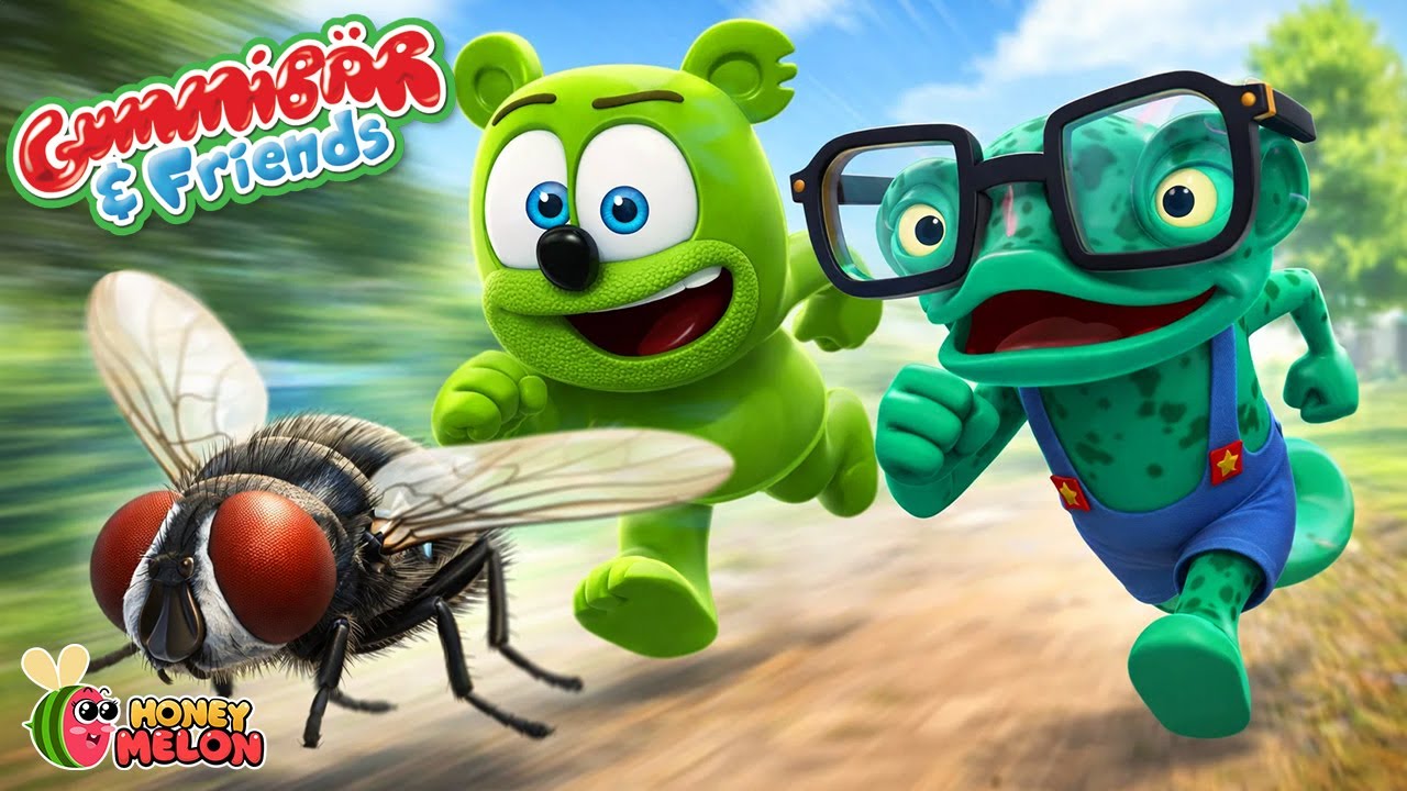 Gummy Chasing a Fly Like a  Super Hero!? | Gummy Bear Hindi Episodes | Funny Cartoons for Kids