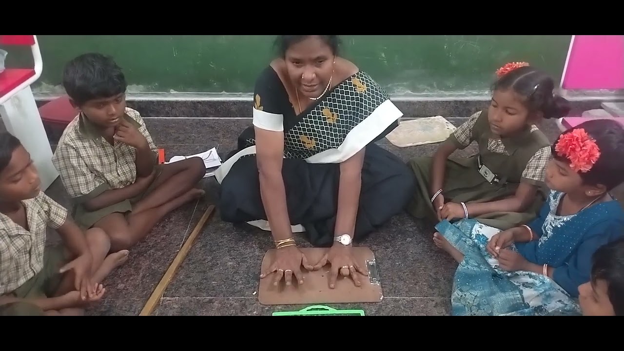 9th Table with fingers 