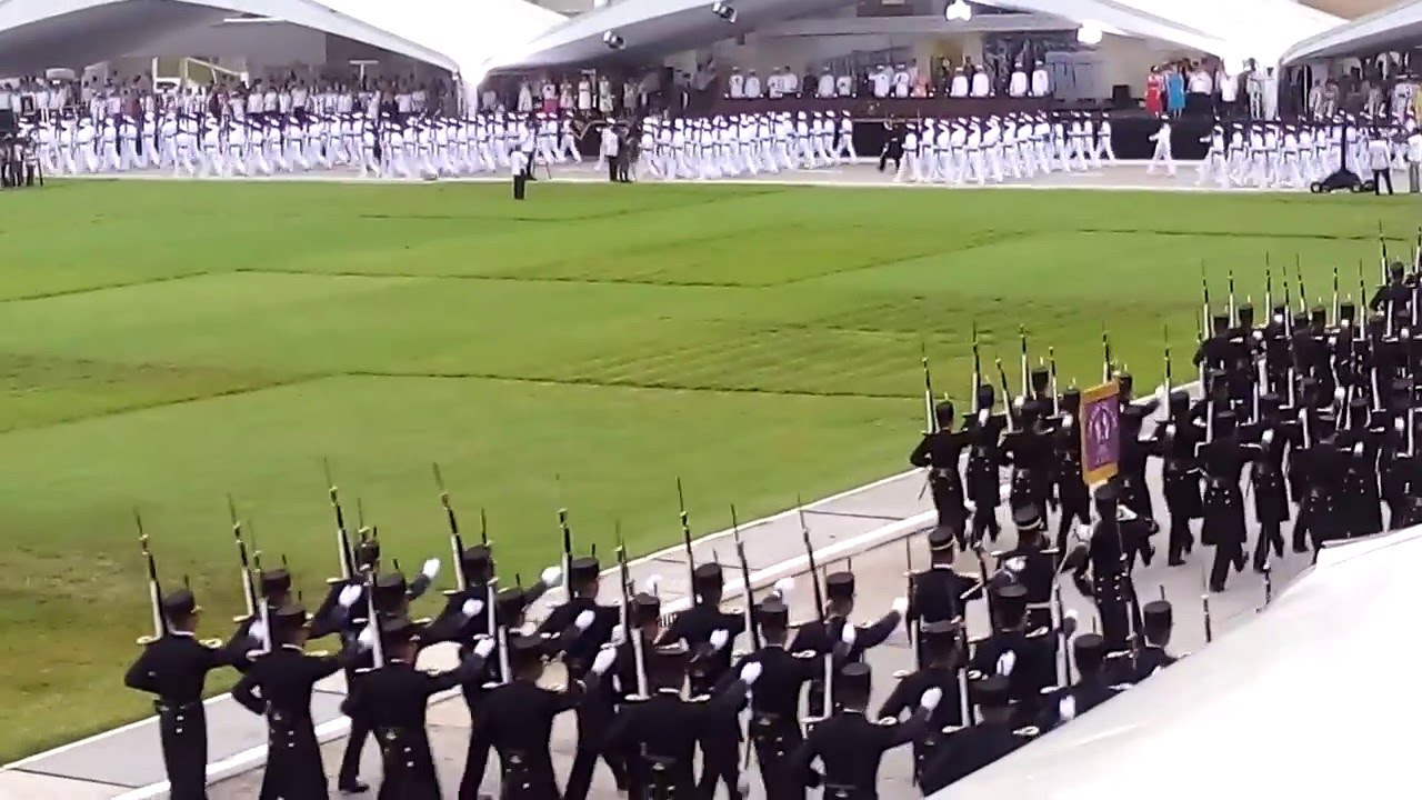 DESFILE DE CADETES DE LA HEROICA ESCUELA NAVAL