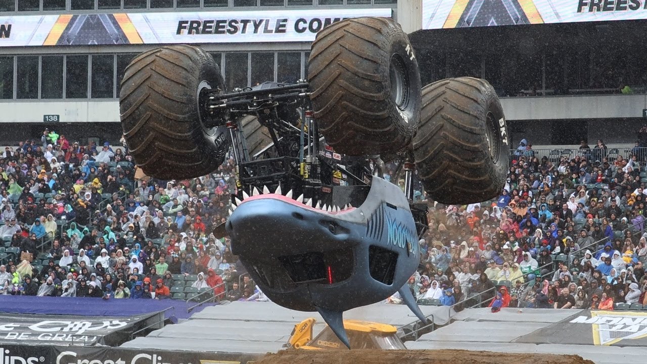 Monster Jam Philadelphia 2024: Megalodon Freestyle!