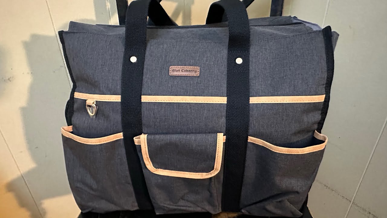 A Good Hair Products Shoulder Bag for a Cosmetologist