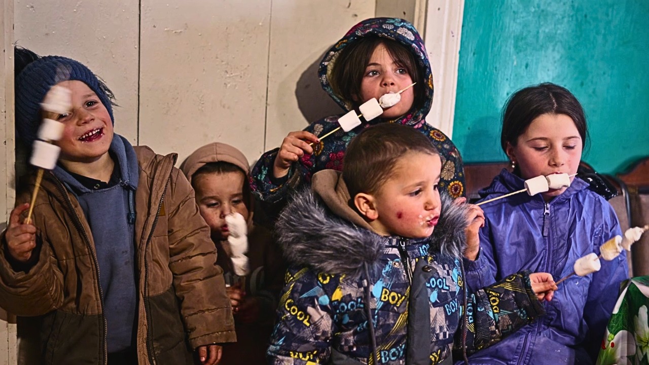 Dad is Home! A Cozy Winter Weekend with 5 Kids in the Carpathian Mountains