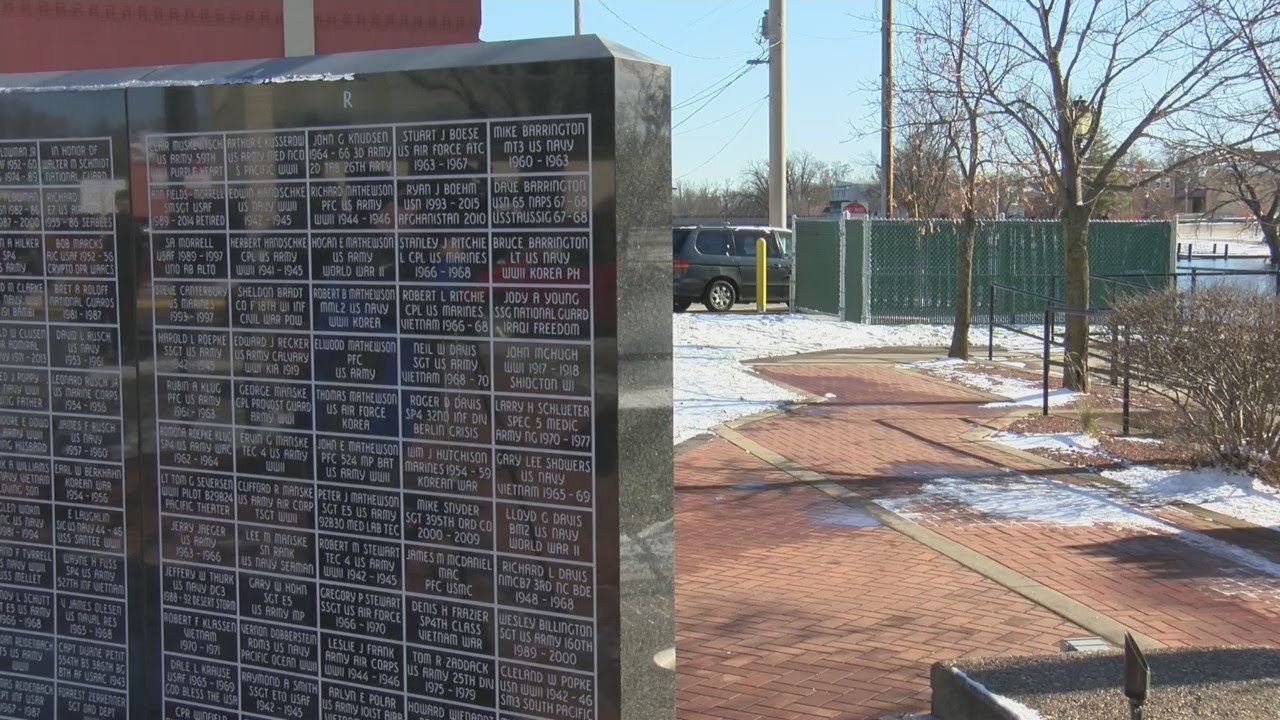Veterans Groups Protest Garbage Site Next to Memorial