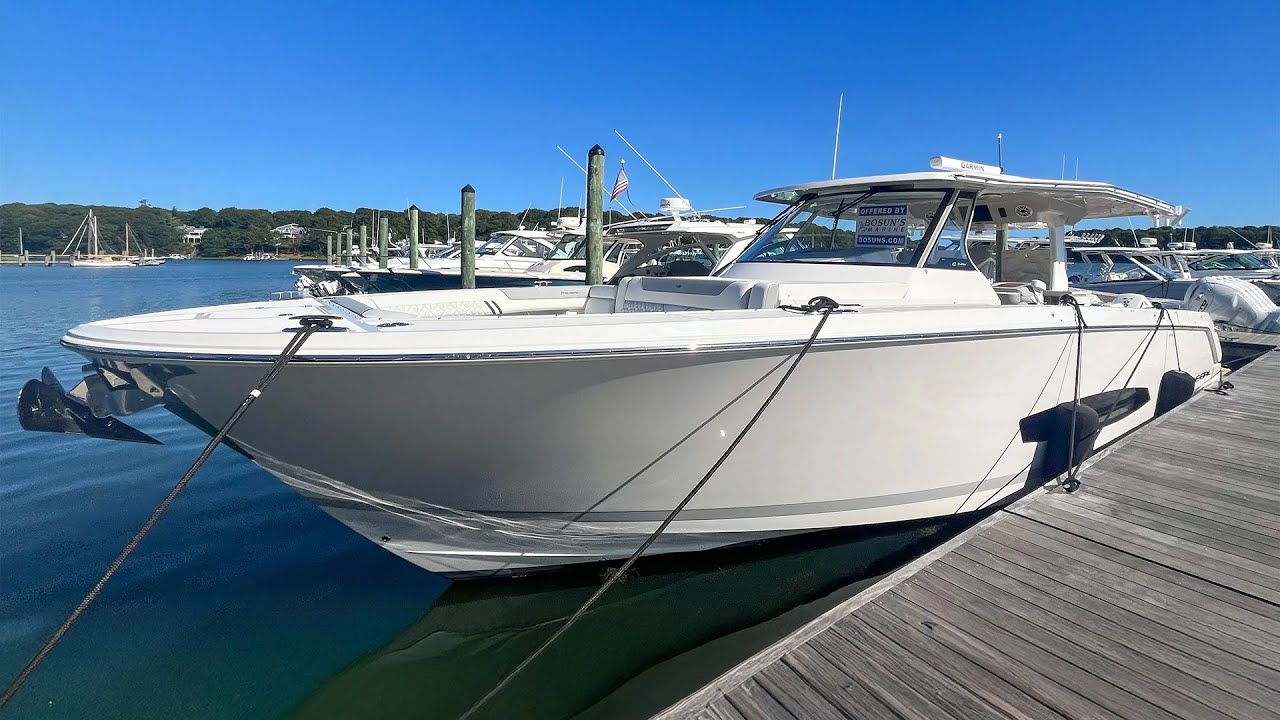 2026 Regal 43 SAV | Bosun’s Marine Mashpee, MA