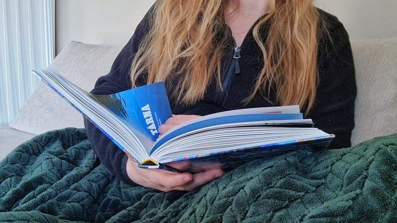 ASMR | Relaxed page turning with finger licking 