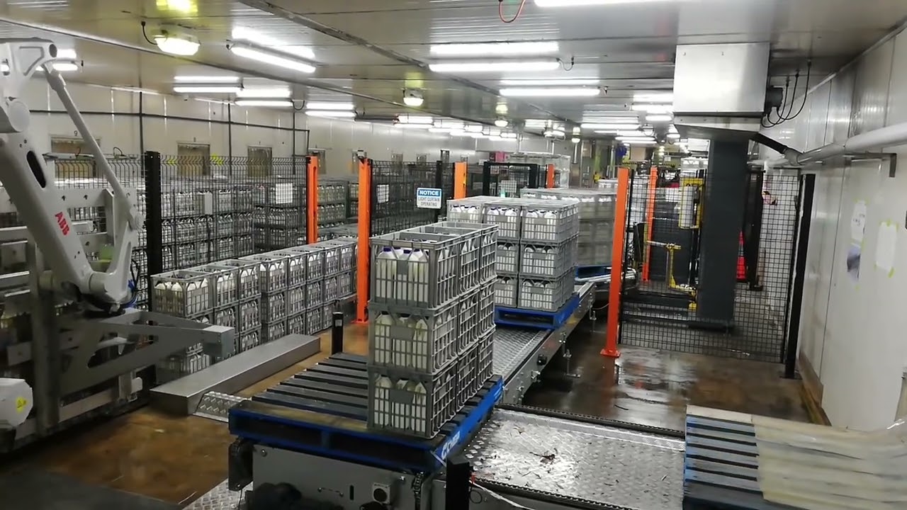 148 Robotic Crate Palletizer by www.phsinnovate.com