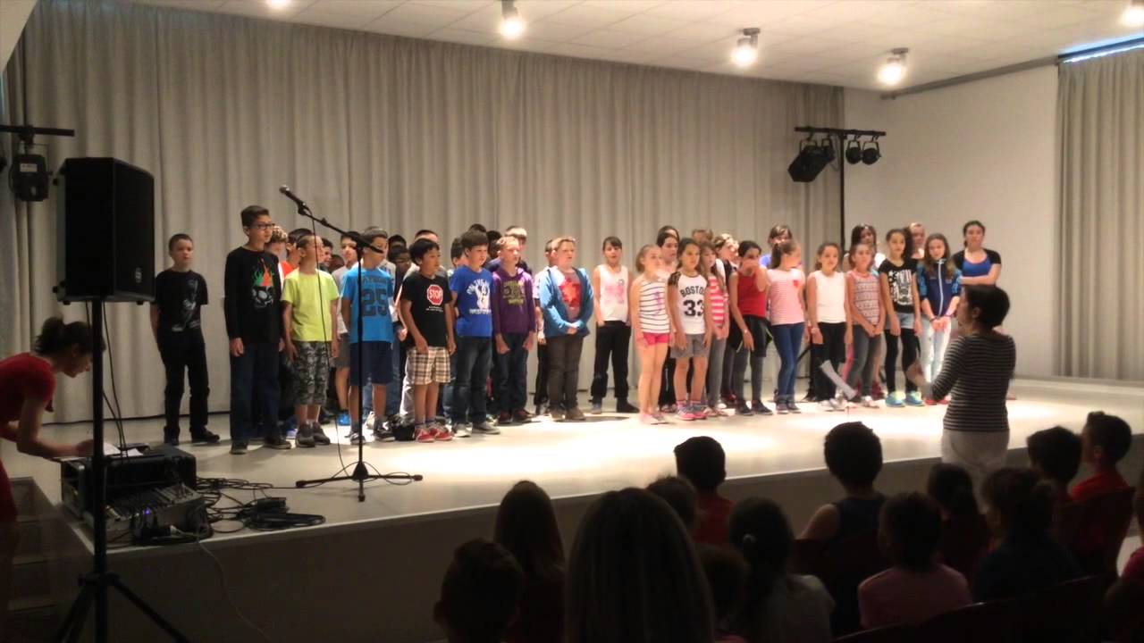 Chorale À la claire fontaine créole