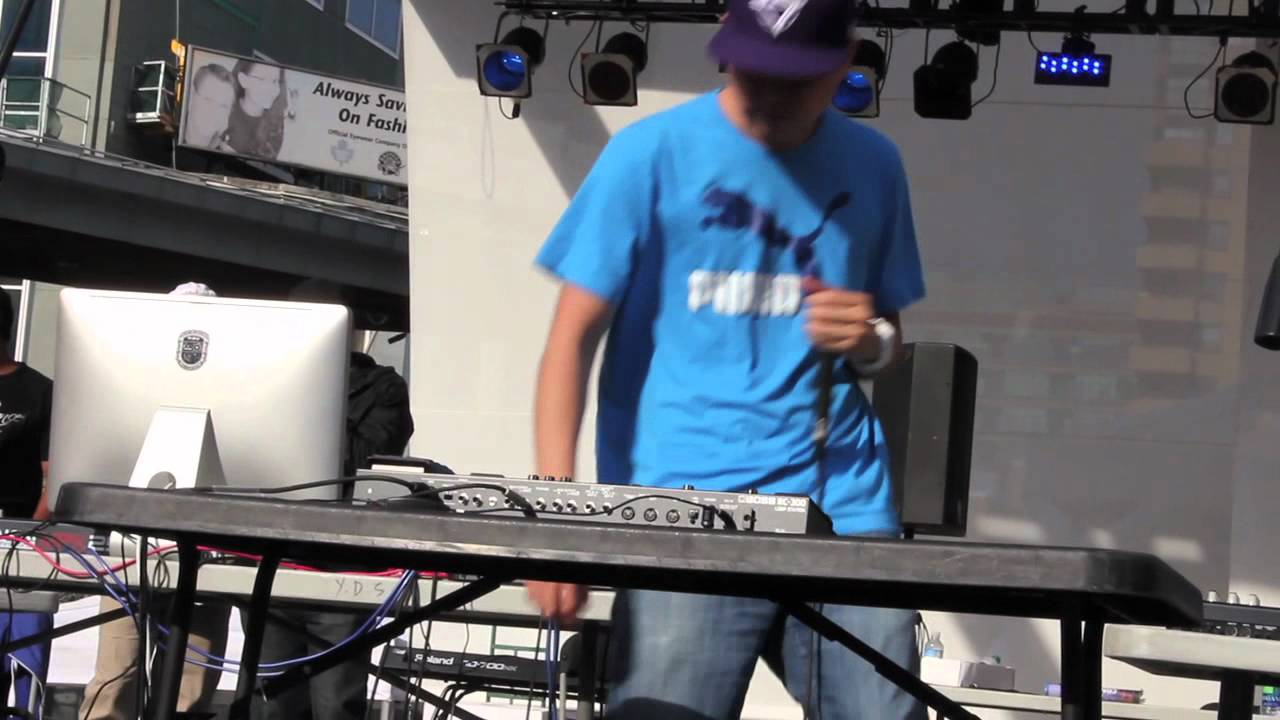 KRNFX Beatboxing live at Toronto's Yonge & Dundas Sq. at Herbie Day 2012