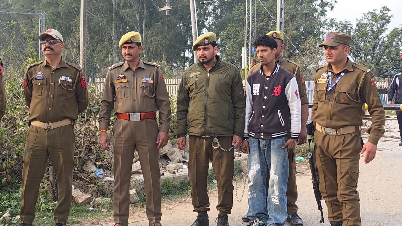 कठुआ Railway police ने एक युवक को क्यों पकड़ा...See more