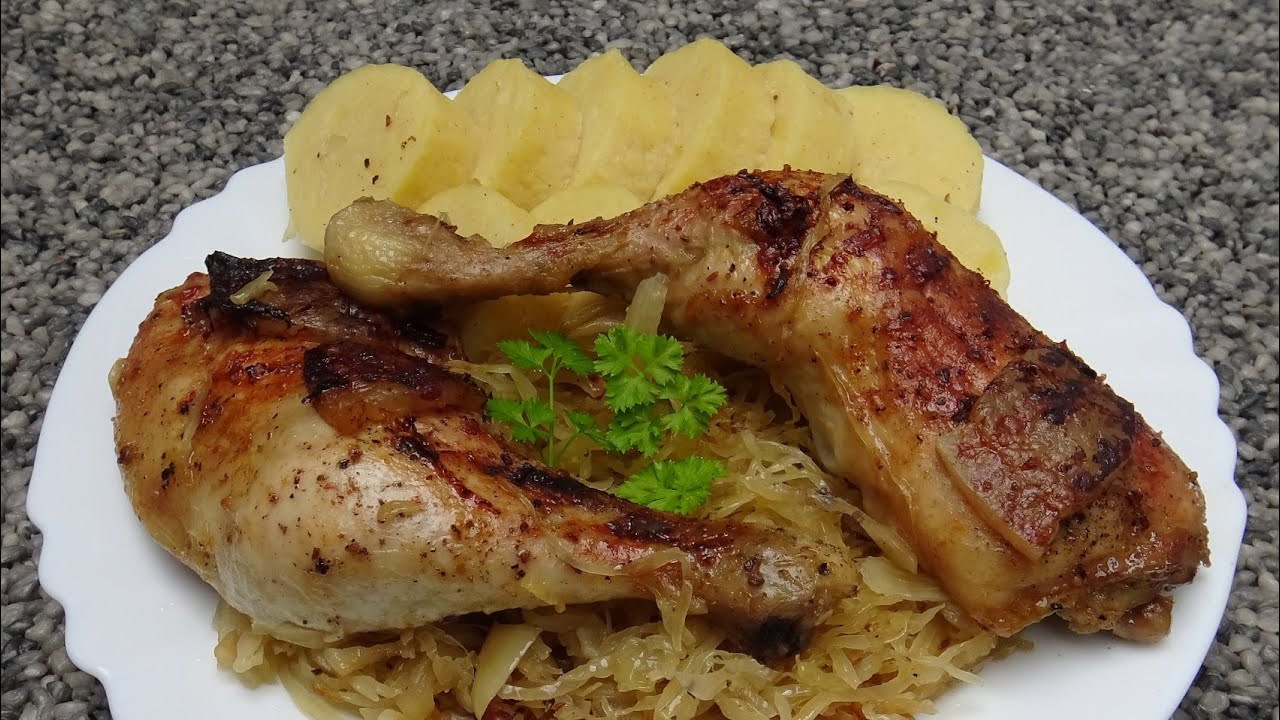 kuřecí stehna na špeku a kysaném zelí, bramborový knedlík