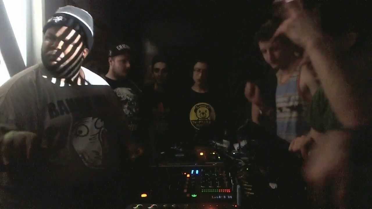 Deejay Earl (Teklife) @ Foot Juice, Stockholm S, Antwerpen (18-01-2014)