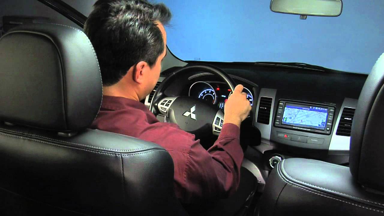 Mitsubishi How-To: Handsfree Calling (FUSE Hands-free Link System&trade; Vehicles)