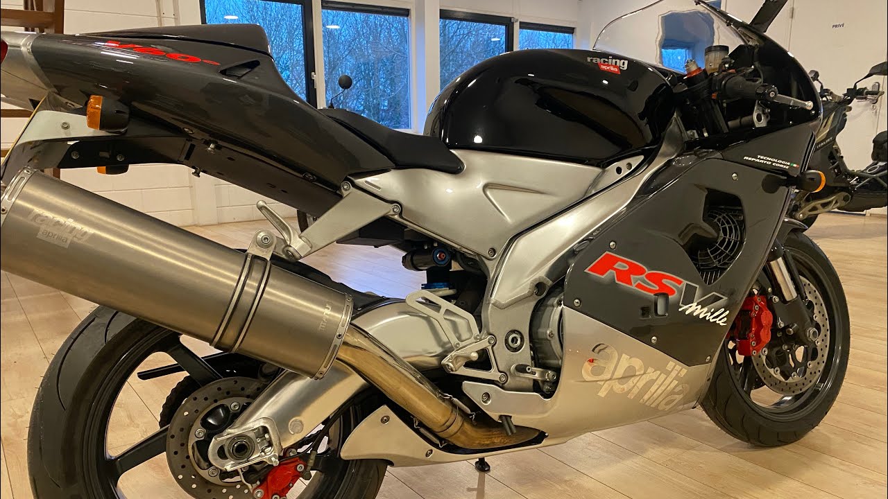 Super unique condition, pick up of a Aprilia RSV Mille of 1999, 4.512km, one owner. Museum quality