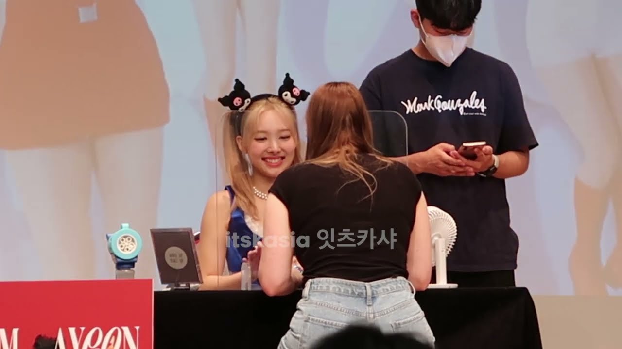 My interaction with Nayeon TWICE during Pop fansign