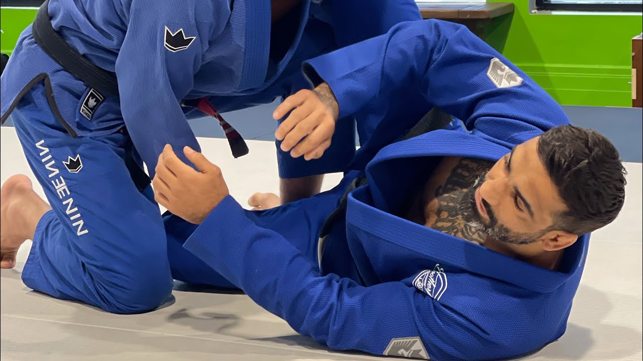 Leandro Lo sweep from Half guard X