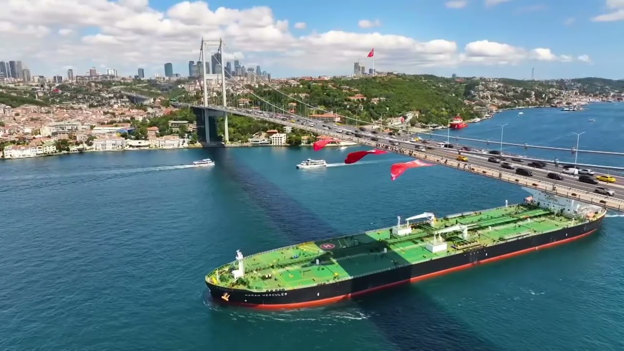 Bridges Decorated with Turkish Flag&mdash; The Name of Victory T&uuml;rkiye