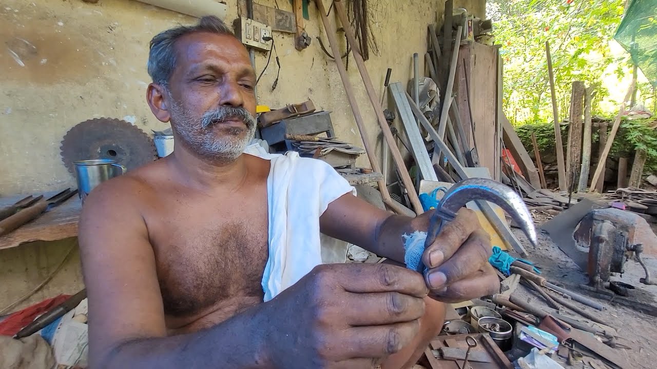 ചിന്നം വിളിച്ചെത്തുന്ന ഏതു കൊമ്പനും മെരുങ്ങും ഈ തോട്ടിയിൽ.