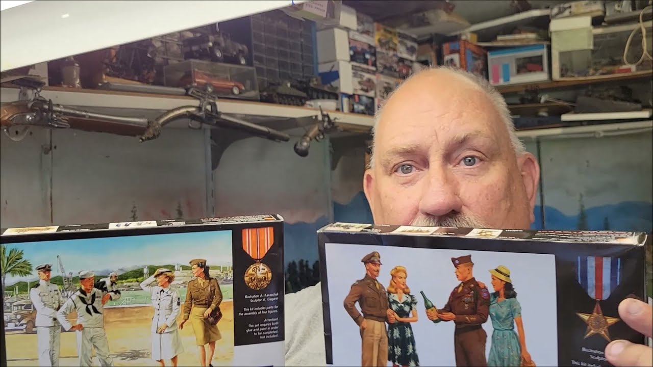 Masterbox 1/35 figures. Pin-up, Officers & Waves