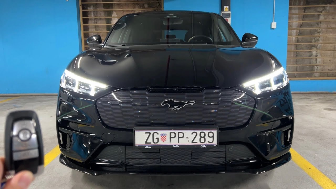 FORD MUSTANG MACH-E GT 2023 - adaptive LED lights, dynamic indicators & AMBIENT LIGHTS