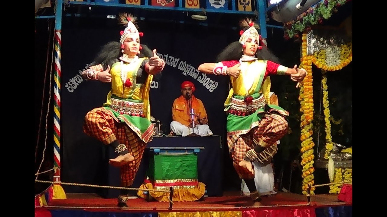 Yakshagana -- Poorvaranga - Peetike sthree vesha