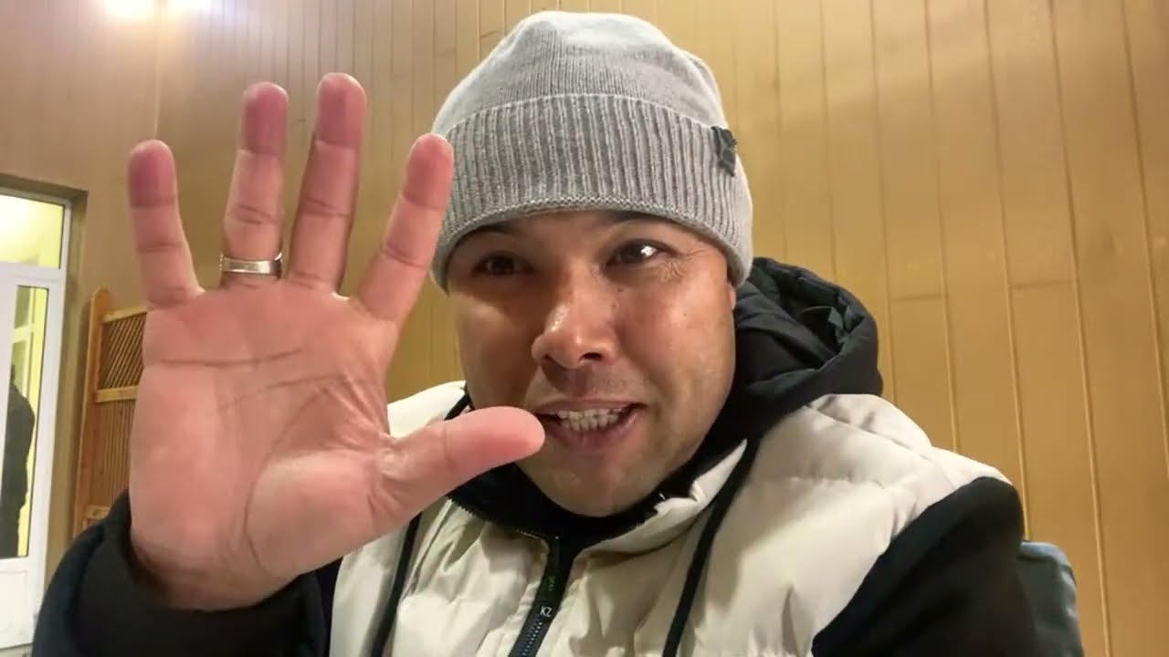 Xon Gamburgda skidka donasi 5,ming so’m.🖐️😋Xonqa Oqsaroy в прямом эфире!
