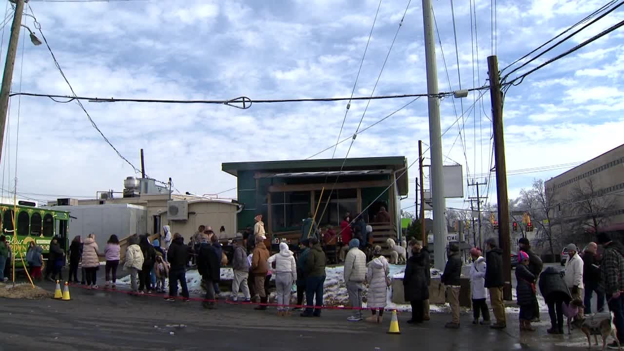 Brown's Diner holds free cookout, feeding many struggling through winter weather