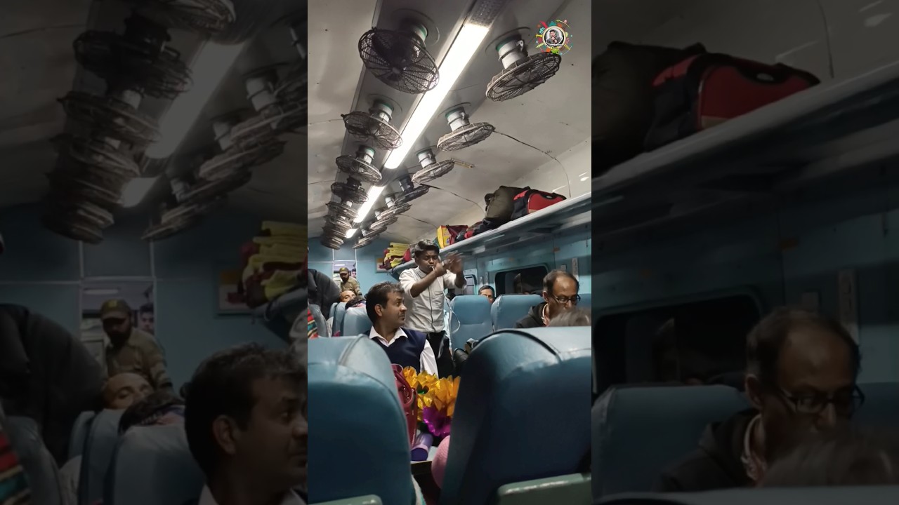 Live! Train Magic Show #magic #live #livemagicchess #magicchess #travel #train #shorts #youtubeshort