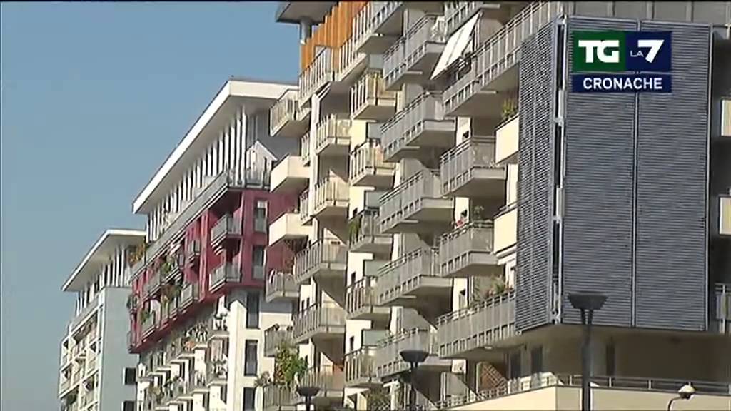 La7 Cronache - 11.05.2013 - La situazione di Santa Giulia a Milano