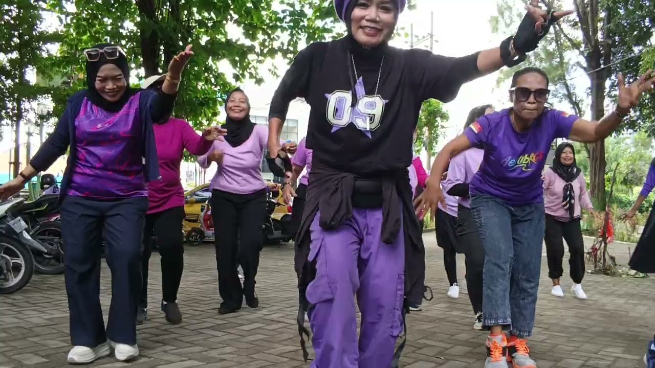  senam Pagi # joget dangdut kreasi#PREI KANAN KIRI# T&F group sehat PARE