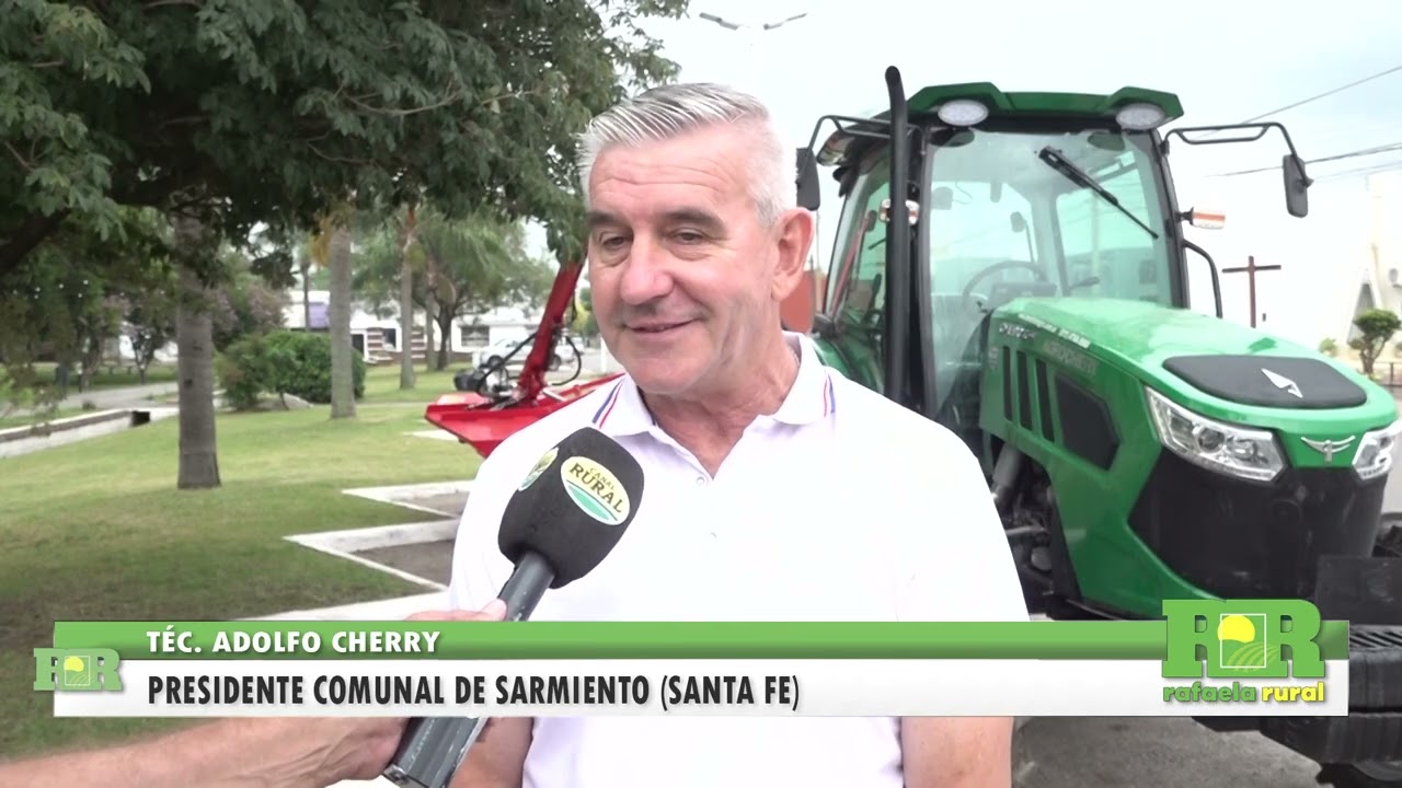 Portal del Norte entrego tractor y desmalezadora a Comuna de Sarmiento (Santa Fe)