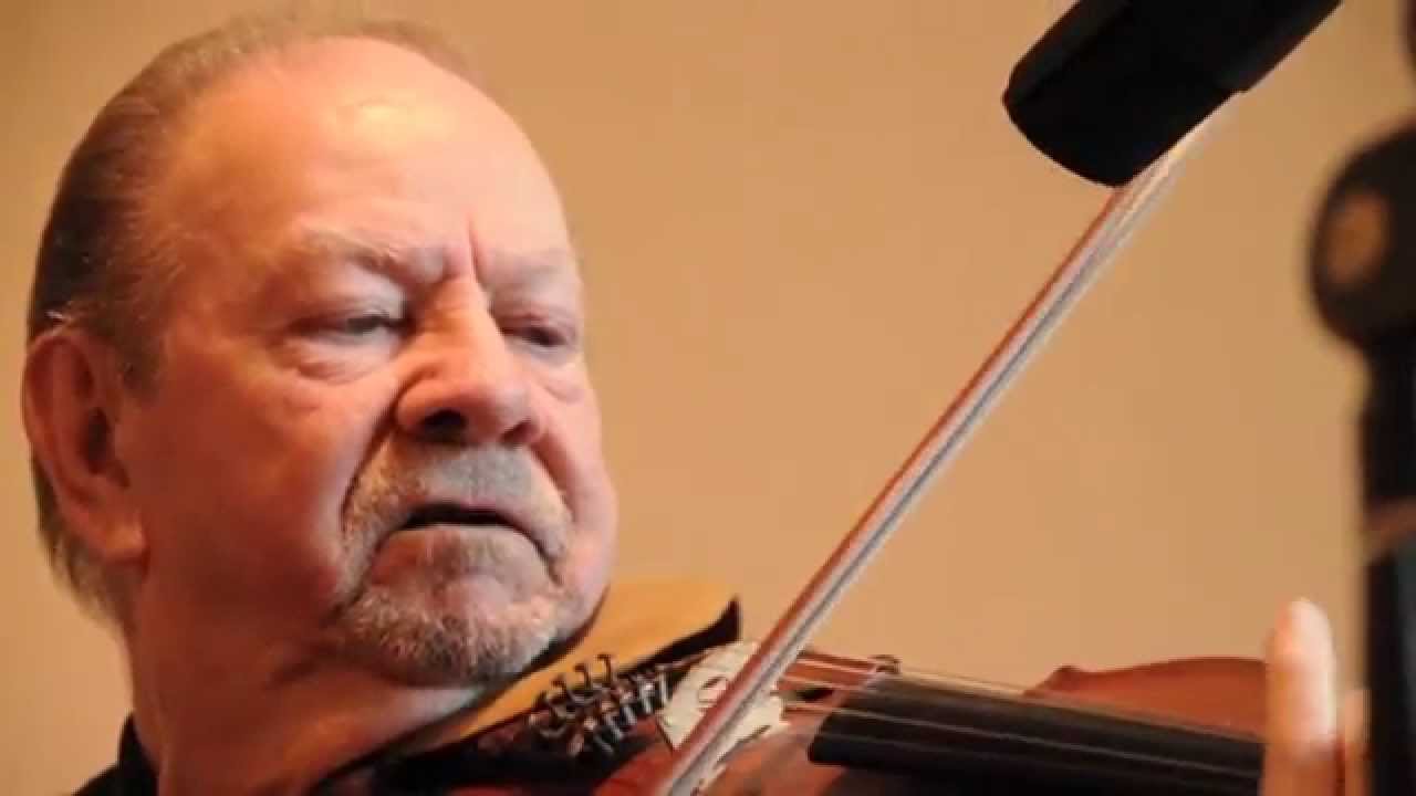 Bobby Hicks performs 