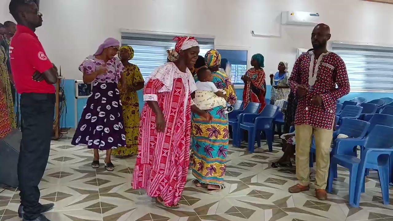 Epbomi Samo en pleine louange...