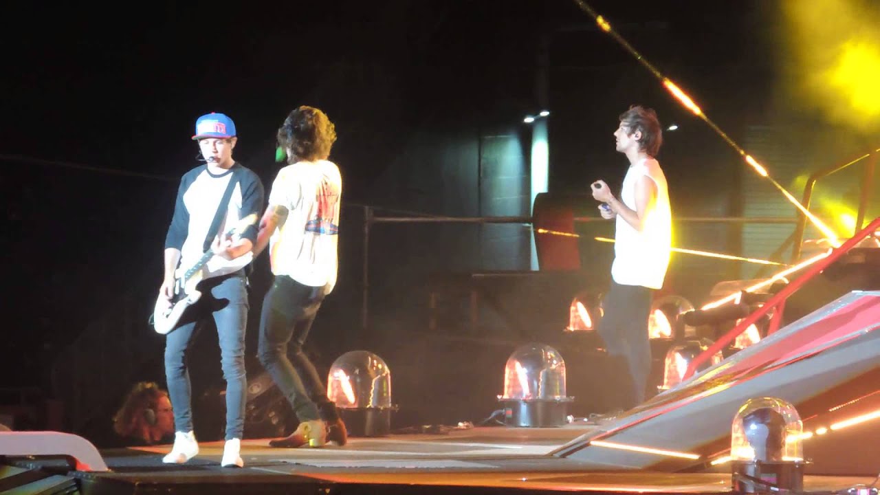 Best Song Ever - 1D at Gillette August 8