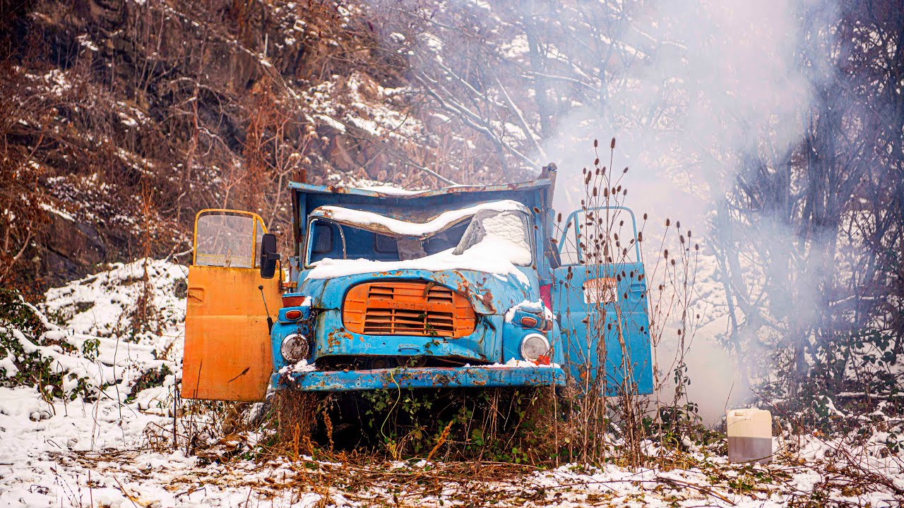 Will this forgotten Tatra 148 start after 15 years? Massive smoke!