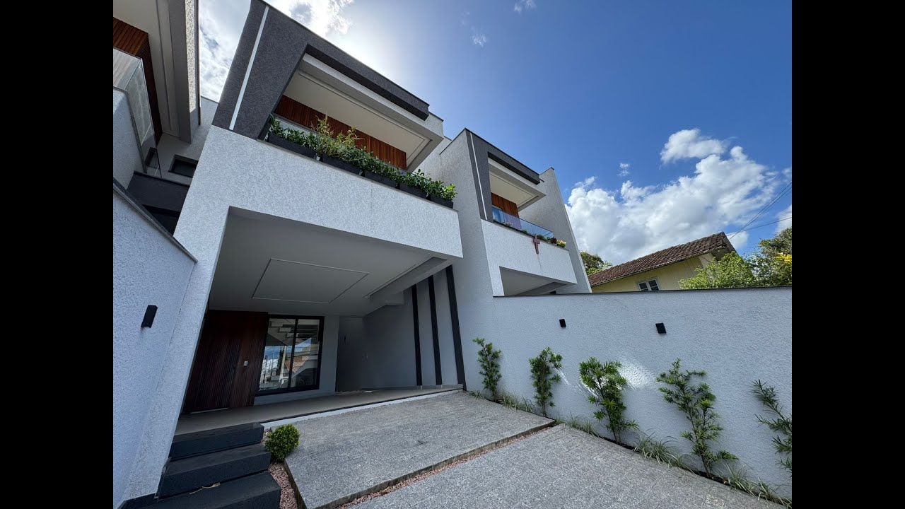 Venda - Casa com 3 quartos no Gl&oacute;ria em Joinville