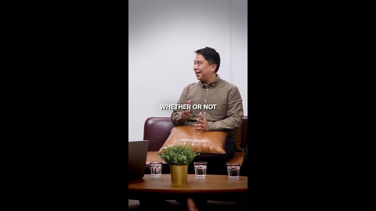Chris, co-founder of Cryptoknight Academy thinks Investment Banking is overrated?!