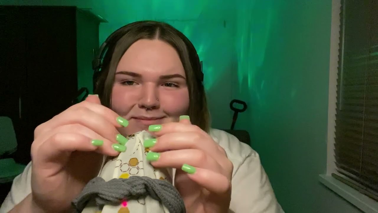 6 Minutes of Beeswax ASMR (Tapping, Squeezing)