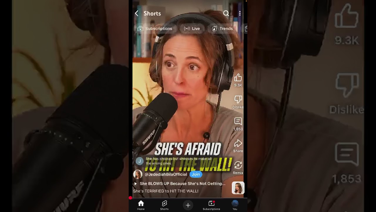 Women hits the wall and freaks out 