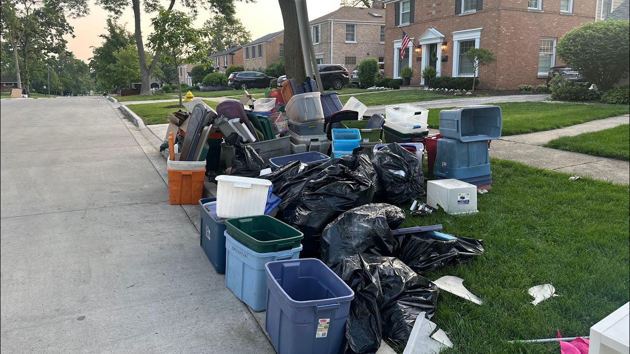 Trash Picking Million Dollar Chicago Suburb! - Chicagoland Garbage Picking