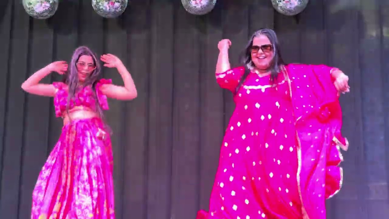 Crazy Energy of the girls duo made the audience go crazy 😀