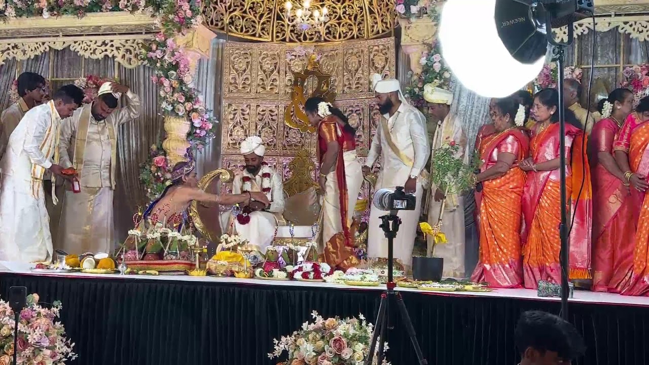 Kajendran & Piragasini
         Hindu Wedding