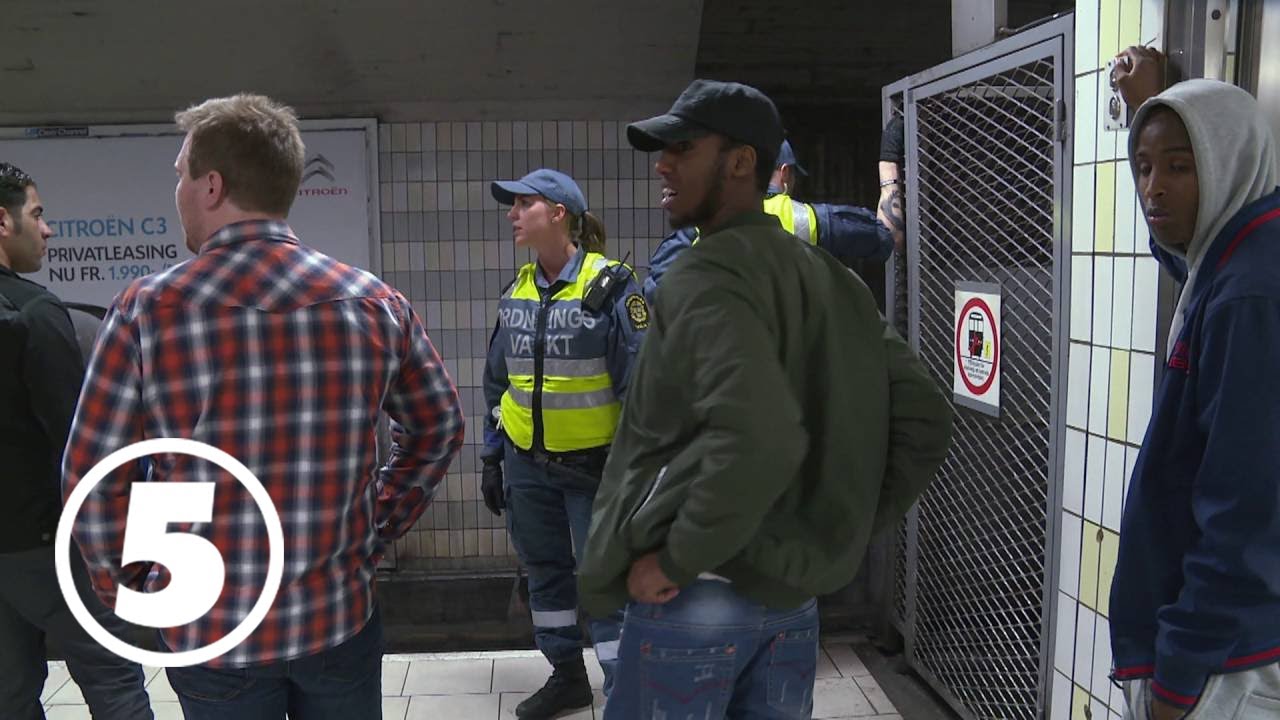 Tunnelbanan | En man springer lös på spåret