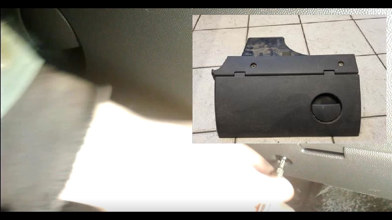 Opel Corsa C glove box removal
